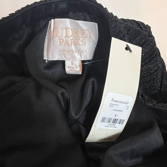 Audrey Parks & Francesca’s Alana Black Pleated Maxi Dress Size Small Open back - Picture 10 of 12